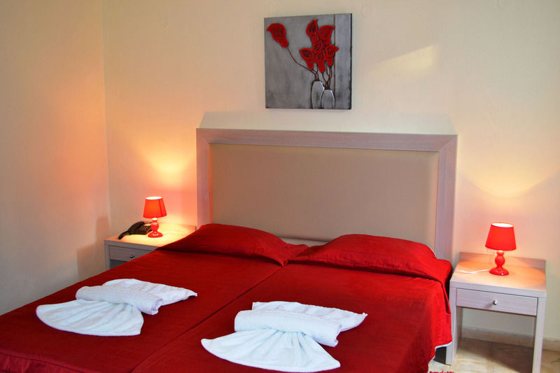 Amnissos Hotell Pigianos Kampos  Exteriör bild