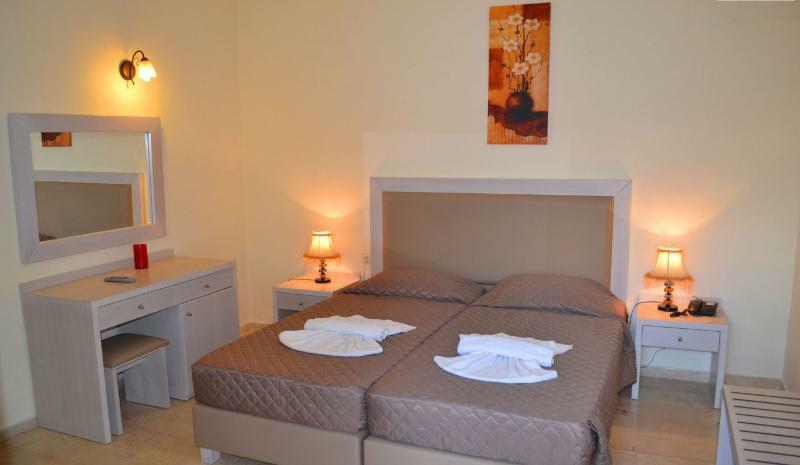 Amnissos Hotell Pigianos Kampos  Exteriör bild